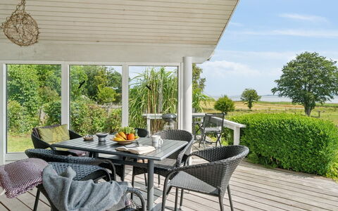 Brunman - 10M to the Fjord: Hütte, Zuhause, Haus, Dach, Veranda, Estate, Abstellgleis, Gartenbauten, Bauernhaus, Garten