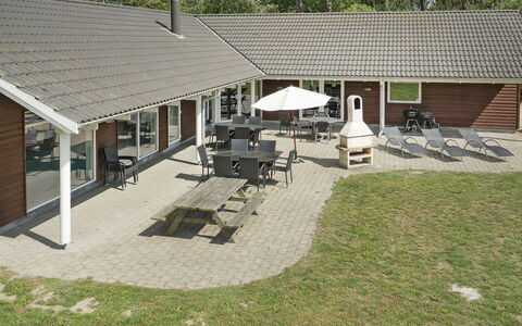 Lottje - 300M from the Sea: Schwimmbad, Gartenmöbel, Möbel, Resort, Flagstone, Eco Hotel, Schatten, Stuhl, Freizeit, Estate