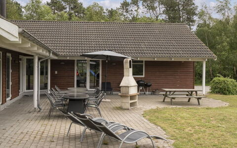 Lottje - 300M from the Sea: Schwimmbad, Gartenmöbel, Möbel, Resort, Flagstone, Eco Hotel, Schatten, Stuhl, Freizeit, Estate