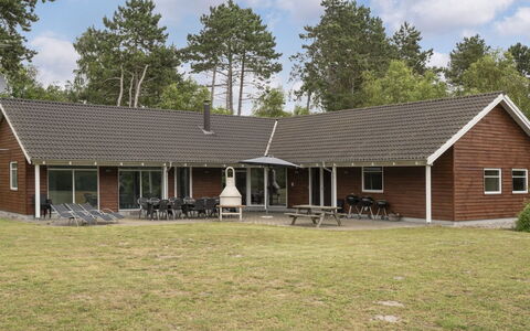 Lottje - 300M from the Sea: Schwimmbad, Gartenmöbel, Möbel, Resort, Flagstone, Eco Hotel, Schatten, Stuhl, Freizeit, Estate