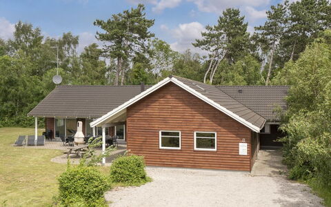 Lottje - 300M from the Sea: Schwimmbad, Gartenmöbel, Möbel, Resort, Flagstone, Eco Hotel, Schatten, Stuhl, Freizeit, Estate