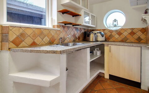 Claudia: Küche, Countertop, Interior Design, Flooring, Holz, Major Appliance, Küchengerät, Fussboden, Zimmer, Fliese