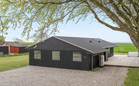 Ajla: Dach, Haus, Zuhause, Hütte, Tür, Abstellgleis, Deck, Veranda, Planke, Hartholz