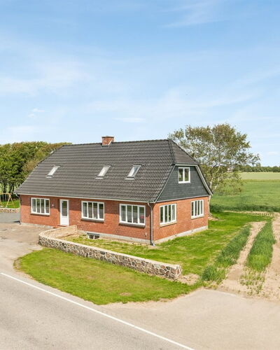 Iina - 13Km from the Sea