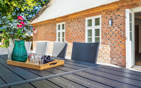 Thordis: Dach, Haus, Zuhause, Hütte, Tür, Abstellgleis, Deck, Veranda, Planke, Hartholz