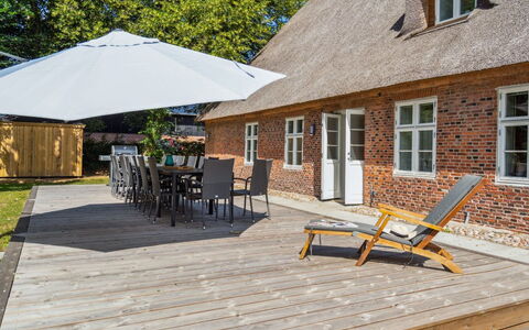 Thordis: Dach, Haus, Zuhause, Hütte, Tür, Abstellgleis, Deck, Veranda, Planke, Hartholz