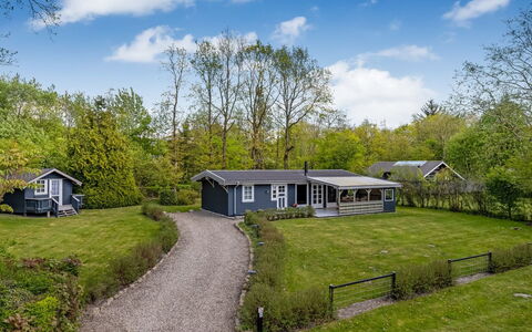 Saima - 25Km from the Sea: Haus, Zuhause, Hütte, Strauch, Wohngebiet, Dach, Estate, Bauernhaus, Ground, Garten