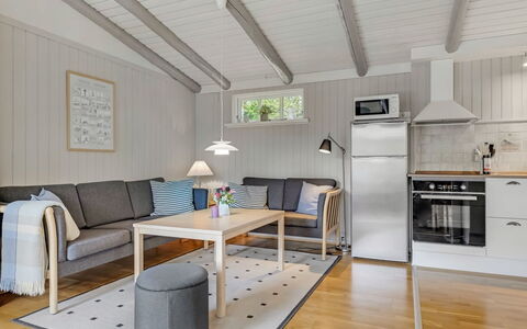 Saima - 25Km from the Sea: Flooring, Holz, Möbel, Interior Design, Fussboden, Zimmer, Couch, Wohnzimmer, Decke, Holzboden