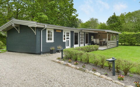 Saima - 25Km from the Sea: Dach, Zuhause, Hütte, Estate, Abstellgleis, Garten, Garten, Rasen, Landscaping, Bauernhaus