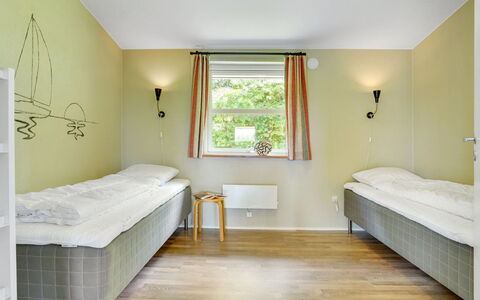 Aletta - 25Km from the Sea: Wand, Holz, Interior Design, Flooring, Fussboden, Decke, Bett, Möbel, Schlafzimmer, Beleuchtung
