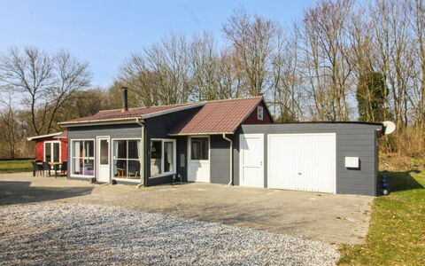 Edy - 25Km from the Sea: Schwimmbad, Ferienort