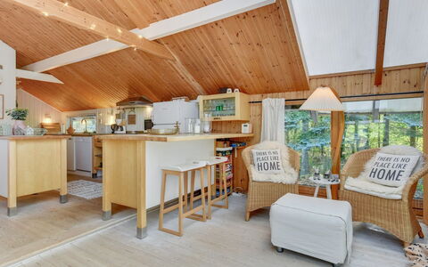 Swenki - 29Km from the Sea: Interior Design, Holz, Decke, Möbel, Flooring, Fussboden, Zuhause, Stuhl, Zimmer, Küche