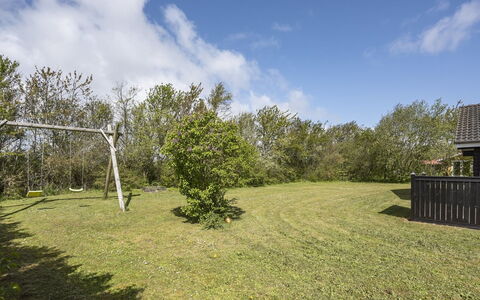 Fenja - 500M to the Fjord: Gras, Wiese, Strauch, Einfach, Grundstueck, Ländliches Gebiet, Rasen, Garten, Wiese