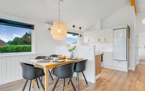Picabo - 750M to the Fjord: Interior Design, Flooring, Holz, Decke, Möbel, Fussboden, Countertop, Küche, Light Fixture, Beleuchtung