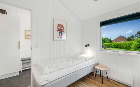 Picabo - 750M to the Fjord: Holz, Schlafzimmer, Bett, Bettrahmen, Bedding, Hartholz, Planke, Bettdecke, Farbe, Matratze