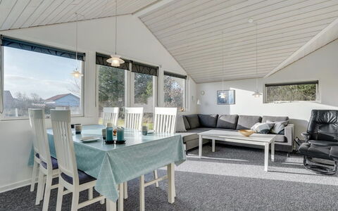 Ingward - 300M to the Fjord: Holz, Decke, Interior Design, Möbel, Zuhause, Zimmer, Light Fixture, Wohnzimmer, Stuhl, Schatten
