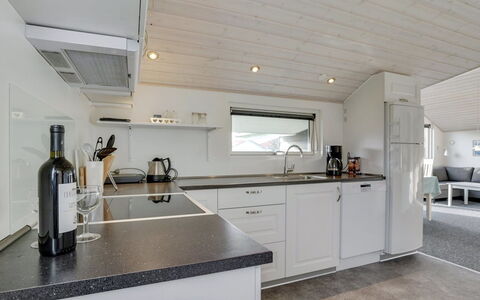 Ingward - 300M to the Fjord: Armatur, Countertop, Zapfhahn, Sinken, Installation, Küche, Major Appliance, Spüle, Cabinetry, Haushaltsgerät