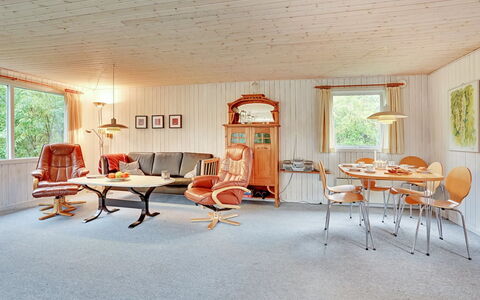 Leny - 450M to the Fjord: Möbel, Interior Design, Holz, Decke, Flooring, Fussboden, Stuhl, Light Fixture, Zimmer, Wohnzimmer