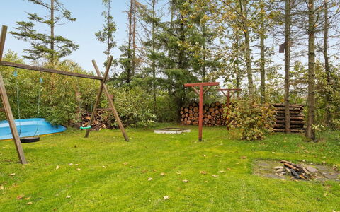 Leny - 450M to the Fjord: Grundstueck, Garten, Rasen, Hinterhof, Schatten, Landscaping, Wiese, Park, Wald, Garten