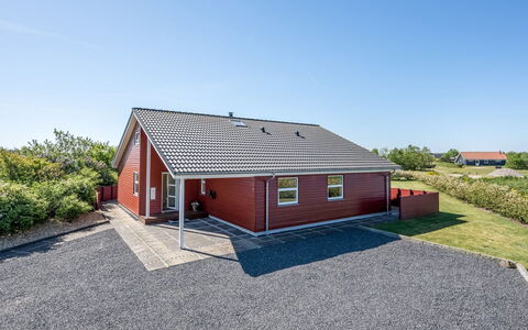 Hedevig - 800M to the Fjord: Möbel, Interior Design, Flooring, Holz, Fussboden, Decke, Holzboden, Stuhl, Tabelle, Beleuchtung