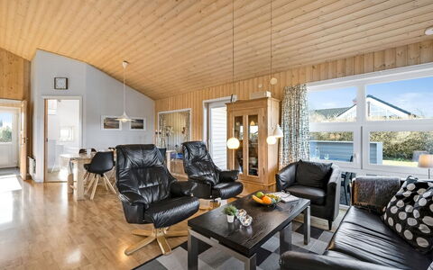 Ellis - 700M to the Fjord: Holz, Zuhause, Hütte, Decke, Einfrieren, Hartholz, Winter, Blockhaus, Abstellgleis, Wohnzimmer