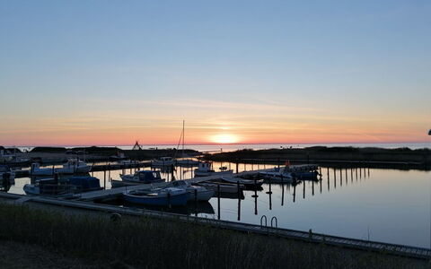 Heide - 750M to the Fjord: Himmel, Wasser, Wasservorräte, Gewässer, Boot, Dämmerung, Horizont, Afterglow, Watercraft, Sonnenuntergang