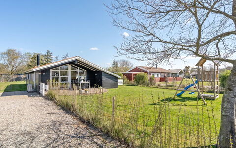 Miikka - 800M to the Fjord: Hütte, Zuhause, Haus, Dach, Veranda, Estate, Abstellgleis, Gartenbauten, Bauernhaus, Garten