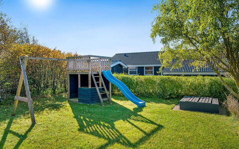 Thit - 1.2Km to the Fjord: Möbel, Interior Design, Flooring, Holz, Fussboden, Decke, Holzboden, Stuhl, Tabelle, Beleuchtung