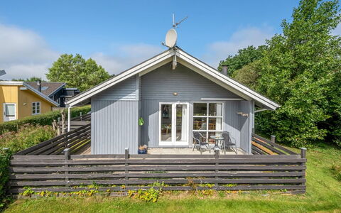 Remo - 990M to the Fjord: Haus, Hütte, Zuhause, Abstellgleis, Ground, Veranda, Garten, Planke, Garten, Gartenbauten