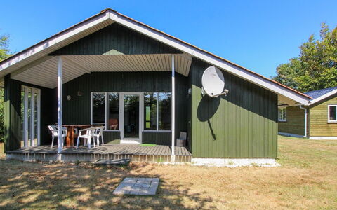 Jaane - 650M to the Fjord: Gras, Haus, Die Architektur, Zuhause, Dach, Hütte, Grundstueck, Rasen, Einfach, Ländliches Gebiet