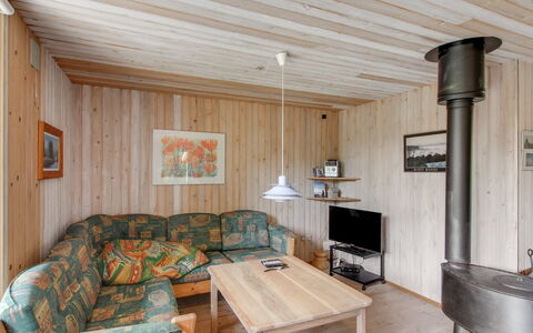 Jaane - 650M to the Fjord: Holz, Decke, Flooring, Fussboden, Interior Design, Möbel, Zimmer, Hartholz, Holzbeize, Planke