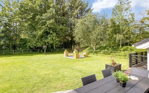 Gretje - 650M to the Fjord: Strauch, Garten, Grundstueck, Schatten, Rasen, Frühling, Landscaping, Garten, Hinterhof
