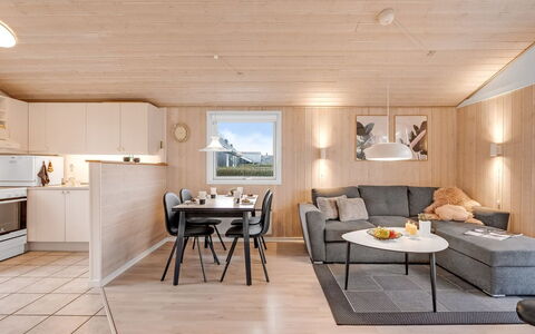 Marten - 1.2Km to the Fjord: Möbel, Interior Design, Flooring, Holz, Fussboden, Decke, Holzboden, Stuhl, Tabelle, Beleuchtung