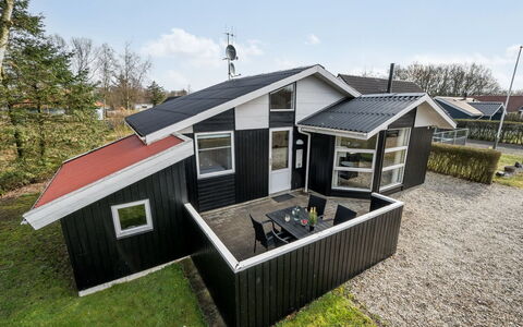 Marten - 1.2Km to the Fjord: Möbel, Interior Design, Flooring, Holz, Fussboden, Decke, Holzboden, Stuhl, Tabelle, Beleuchtung