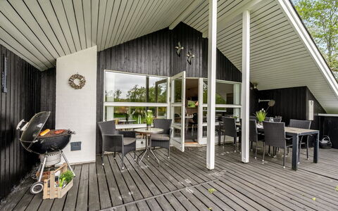 Wenche - 600M to the Fjord: Dach, Haus, Zuhause, Hütte, Tür, Abstellgleis, Deck, Veranda, Planke, Hartholz
