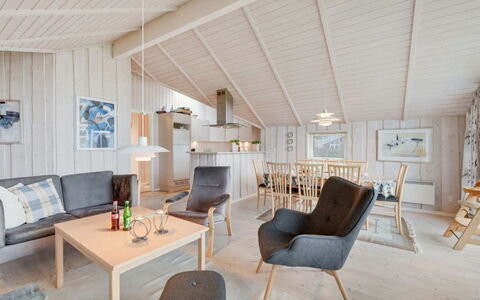 Clarina - 800M to the Fjord: Interior Design, Holz, Flooring, Decke, Fussboden, Möbel, Zuhause, Zimmer, Holzboden, Wohnzimmer