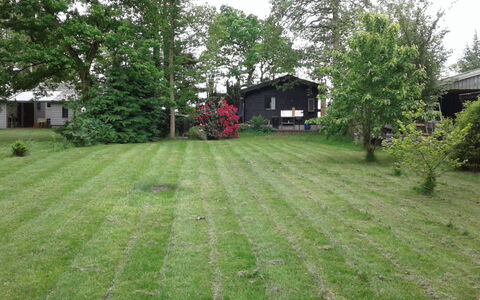 Graa: Dach, Haus, Grundstueck, Zuhause, Hütte, Estate, Gartenbauten, Schatten, Blockhaus, Landscaping
