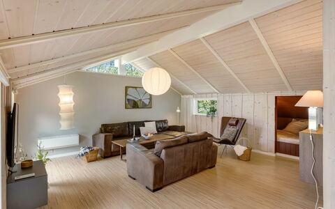 Sæby 670: Interior Design, Flooring, Fussboden, Holzboden, Möbel, Holz, Decke, Laminatboden, Wohnzimmer, Couch