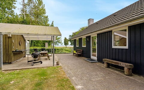 Ødger - 150M to the Fjord: Wohngebiet, Dach, Vorort, Auffahrt, Estate, Kamin