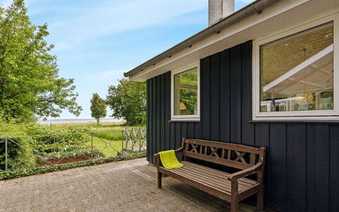 Ødger - 150M to the Fjord: Wohngebiet, Dach, Vorort, Auffahrt, Estate, Kamin