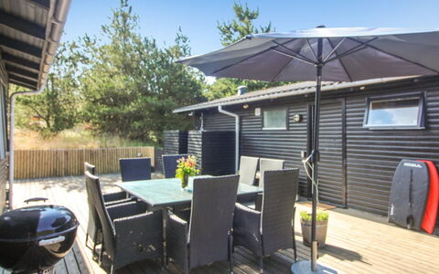 Druscilla - 650M from the Sea: Holz, Zuhause, Veranda, Deck, Hartholz, Dach, Holzbeize, Holzboden, Eco Hotel