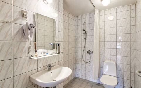 Ahvo - 22Km from the Sea: Wand, Interior Design, Flooring, Fussboden, Armatur, Zimmer, Badezimmer, Installation, Bad Sink, Sinken