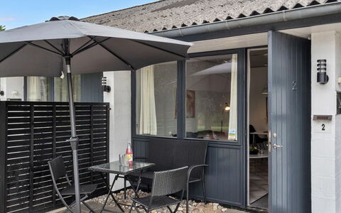 Iida - 20Km from the Sea: Möbel, Interior Design, Stuhl, Flooring, Tabelle, Resort, Fussboden, Decke, Zimmer, Eco Hotel