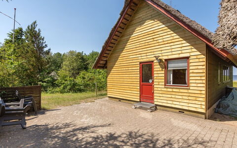 Ingeborg - 100M to the Fjord: Dach, Haus, Zuhause, Hütte, Abstellgleis, Estate, Auffahrt, Gartenbauten, Garten, Schuppen