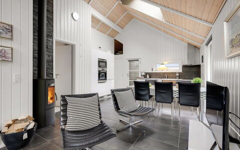 Ketilbiorn - 1.2Km to the Fjord: Interior Design, Flooring, Holz, Decke, Fussboden, Zuhause, Wohnzimmer, Möbel, Zimmer, Couch