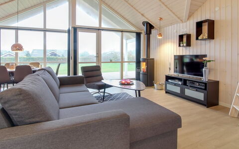 Gertrude - 1.1Km to the Fjord: Interior Design, Möbel, Flooring, Couch, Decke, Holz, Wohnzimmer, Fussboden, Light Fixture