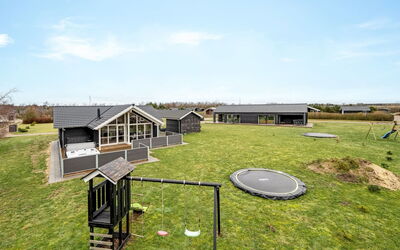 Gertrude - 1.1Km to the Fjord