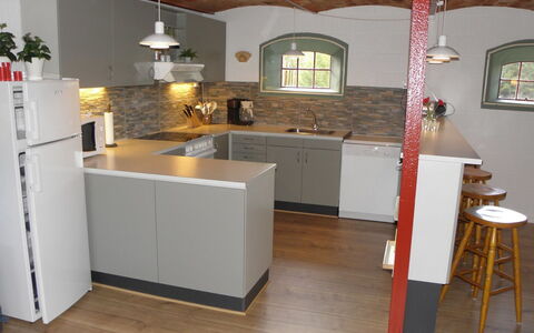 Beatha - 25Km to the Fjord: Flooring, Fussboden, Holz, Interior Design, Countertop, Möbel, Küche, Holzboden, Cabinetry, Küchengerät