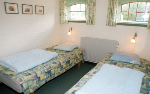 Beatha - 25Km to the Fjord: Möbel, Fussboden, Flooring, Interior Design, Bett, Schlafzimmer, Bettrahmen, Bedding, Bettdecke, Decke