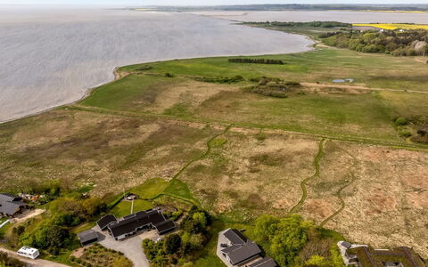 Eske - 200M to the Fjord: Gras, Wiese, Landschaft, Ökoregion, Einfach, Pflanzengemeinschaft, Grundstueck, Gartenmöbel, Prärie, Shrubland